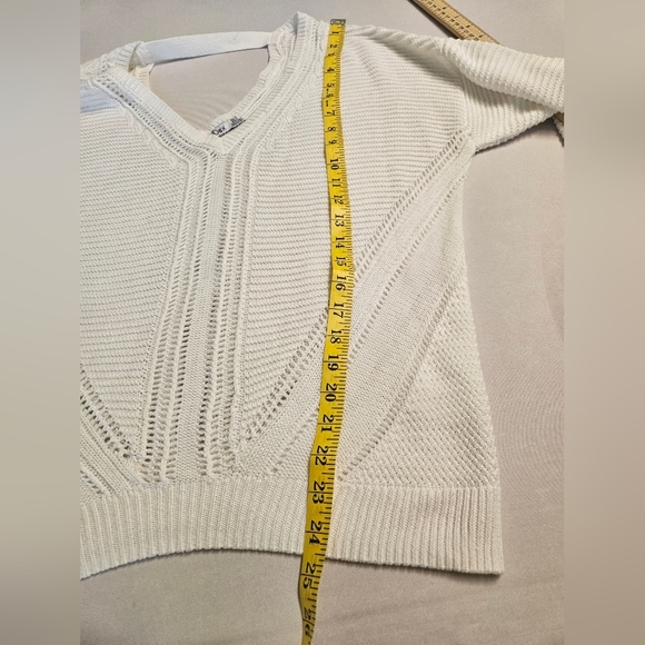 Dex/ SweaterWomen's S White V-Neck Knit Crochet - Picture 4 of 5